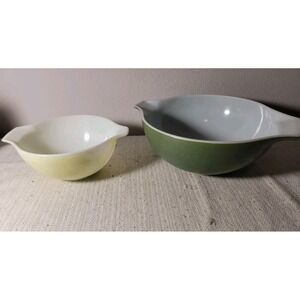 Vintage Pyrex Cinderella Mixing Bowls Set 2 Verde Green 444 Yellow 442 AS IS